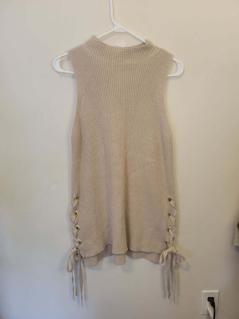 2/$50 Michael Kors Beige Ribbed Knit Sweater Tank